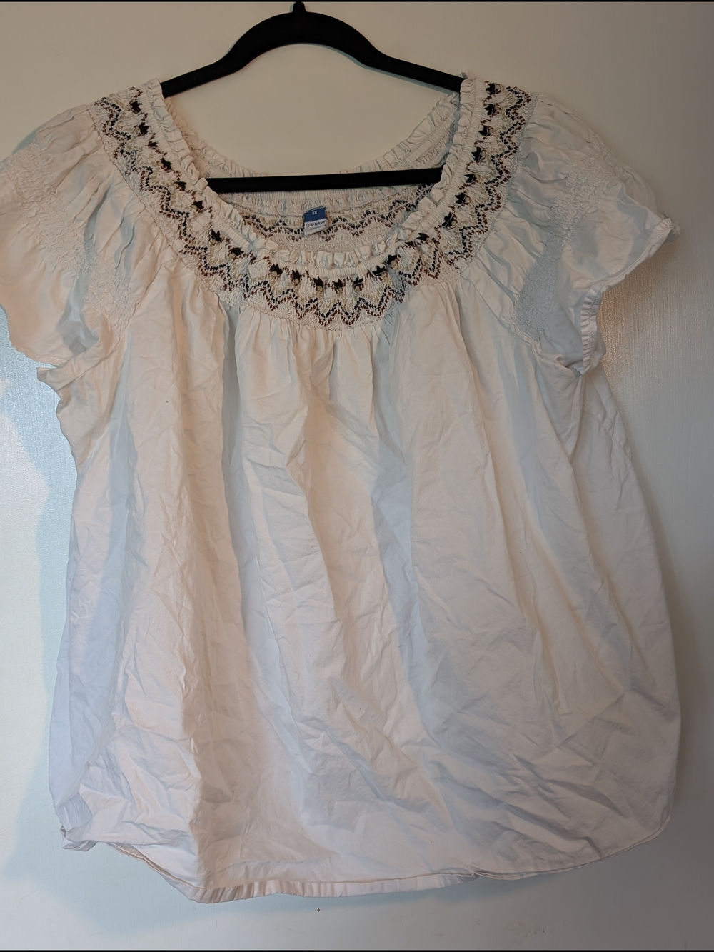 Old Navy White Embroidered Scoop-Neck Blouse